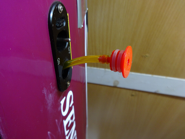 Refueling plug replacement